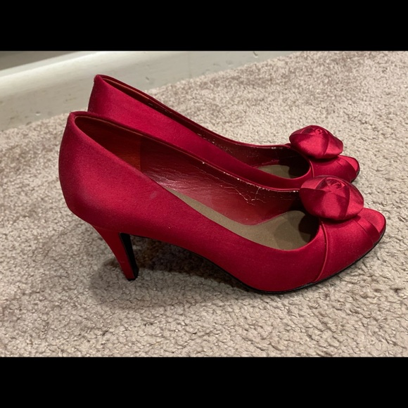 LOFT Shoes Loft Red Floral Pumps Poshmark